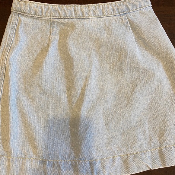 American Apparel Button Denim Skirt - Picture 2 of 3